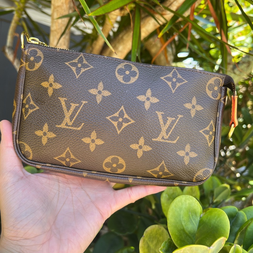 Louis Vuitton Pouch Monogram